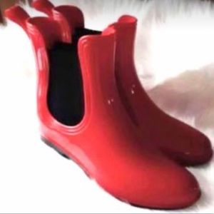 NWOT Seven7 Women's Red ❤️ Chelsea Rain Ankle Boots Size 6
